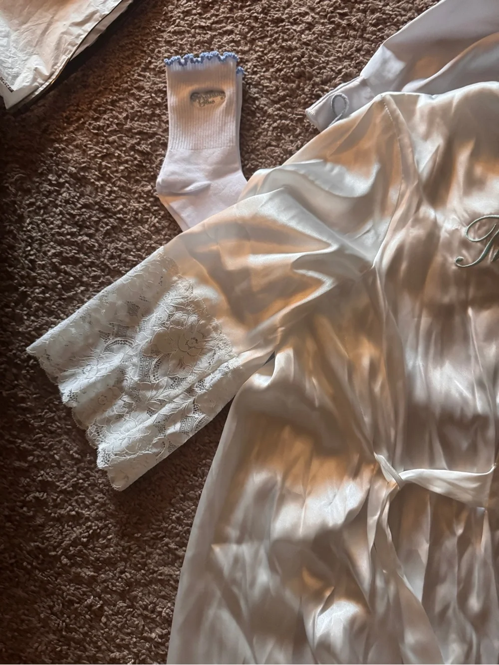 N/A elegant cream